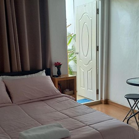 Happy Hostel Бангкок Экстерьер фото