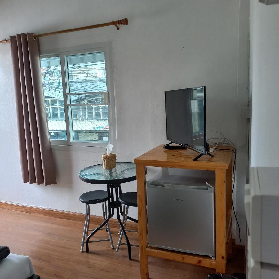 Happy Hostel Бангкок Экстерьер фото