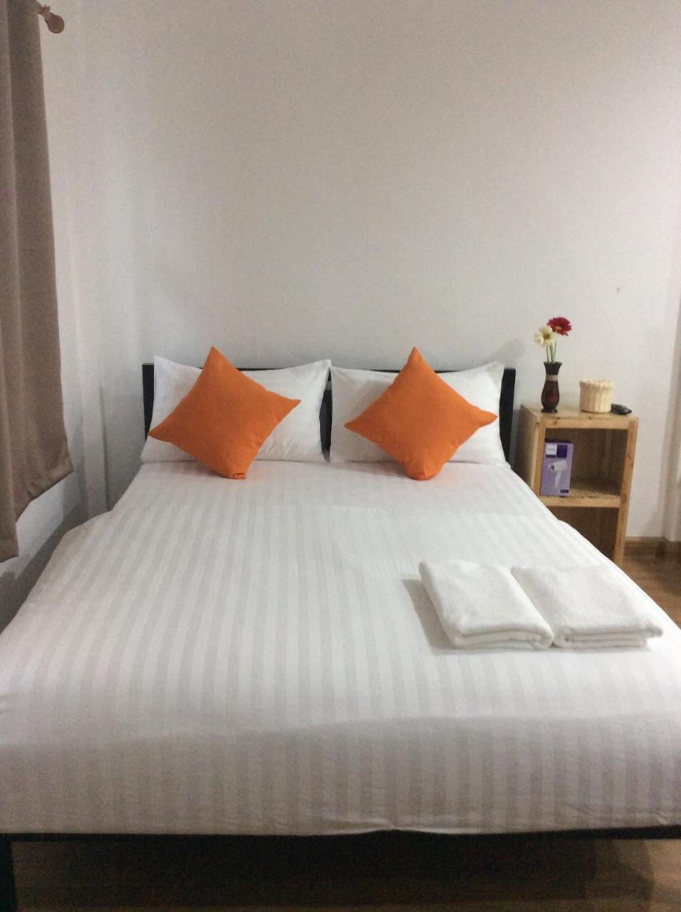 Happy Hostel Бангкок Экстерьер фото